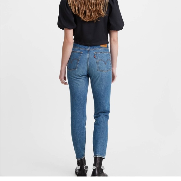 Levi’s Wedgie Ankle Jeans - Picture 2 of 8